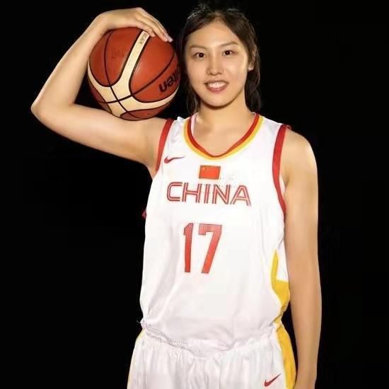 “脆皮”凯蒂·佩里事业不顺 迁怒开花2025-06-25 预告!