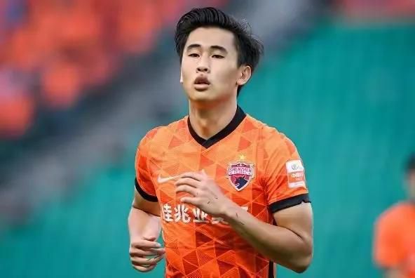 格伦·克洛斯、莎拉·保罗森、泰亚娜·泰勒、金·卡戴珊、妮... 法鲨归来!